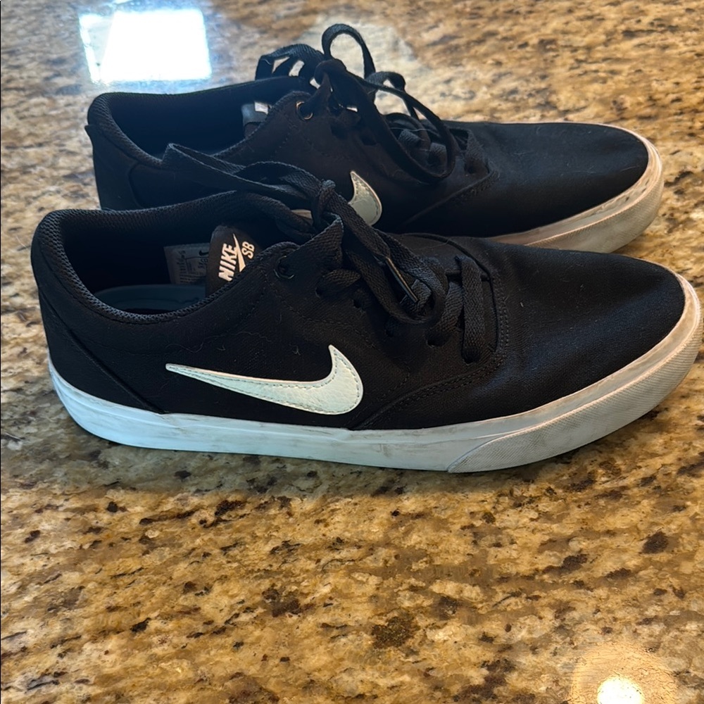 Nike SB Charge Canvas shoes men’s size 8